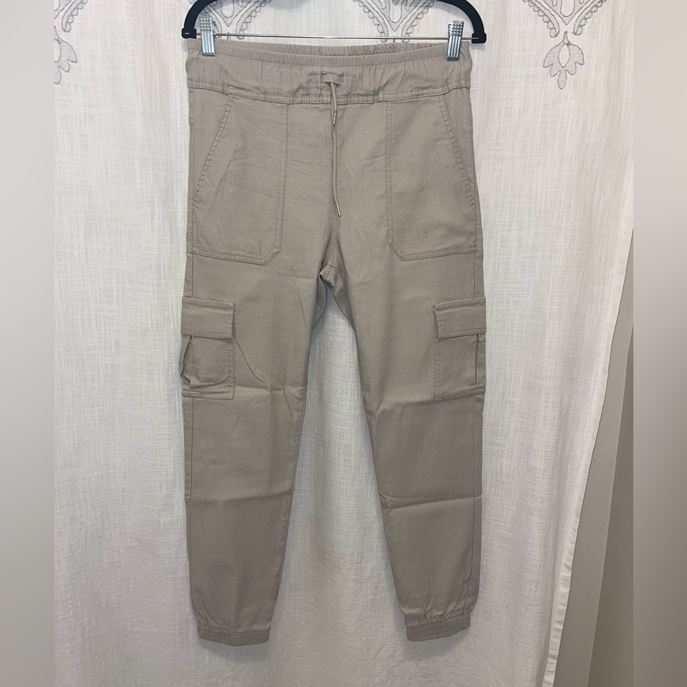 BEVY FLOG Beige 6 pocket cargo jogger pants Size 29. Elastic draw string waist.